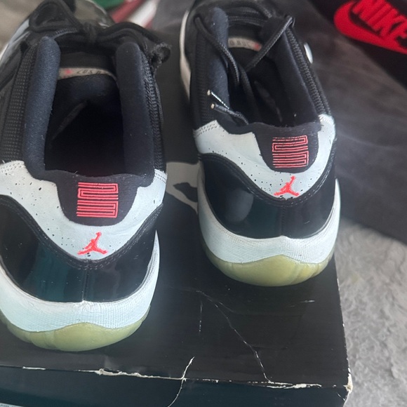 Nike Black and White Sneakers - Picture 3 of 3